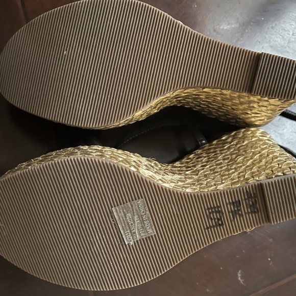 New Coach Wedge Sandle Black with Ankle strap, very Elegant - Picture 10 of 12